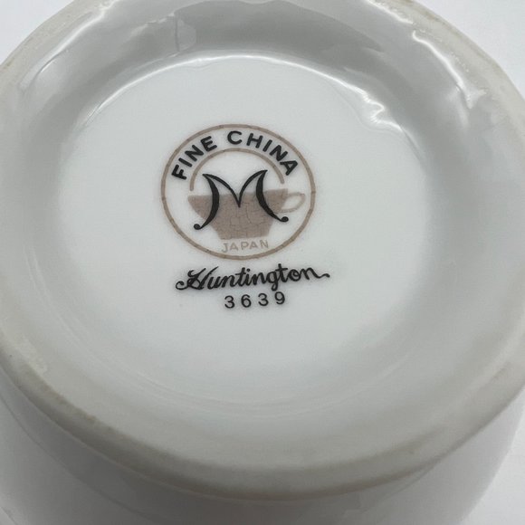 Fine China of Japan Huntington Sugar Bowl with Lid White Flowers Platinum Trim - Picture 7 of 7